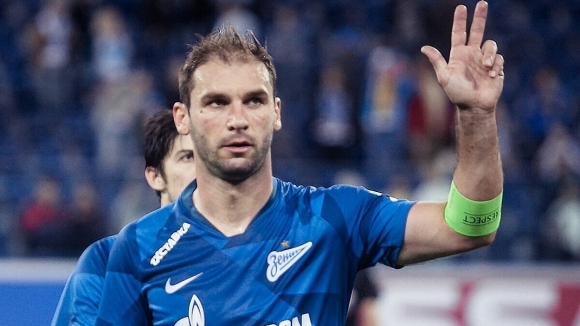 Защитникът на Зенит Бранислав Иванович почти сигурно ще остане в