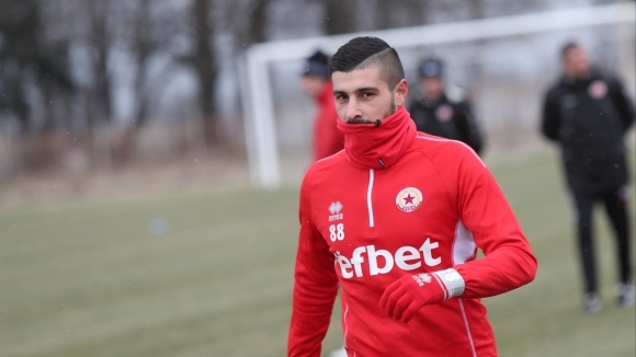 Ботев (Пловдив) осъществи първи си трансфер за новия сезон. Канарчетата