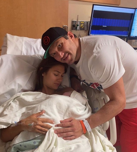 Нападателят на тима от НХЛ Вашингтон Александър Овечкин стана баща