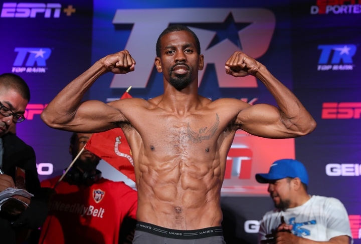 Шампионът на WBO Junior в лека категория Джамил Херинг ще