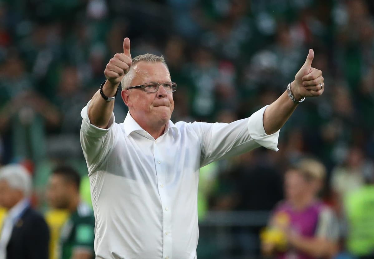 Националният селекционер на Швеция по футбол Яне Андерсон удържи договора