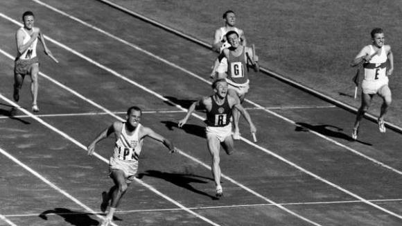 Спринтьорът Боби Мороу който печели три златни медала на олимпийските