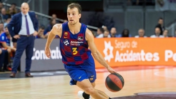 Панатинайкос и Валенсия следят с интерес ситуацията около играча на