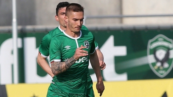 Бившият футболист на Ботев Пловдив Серкан Юсеин ще стане поредното