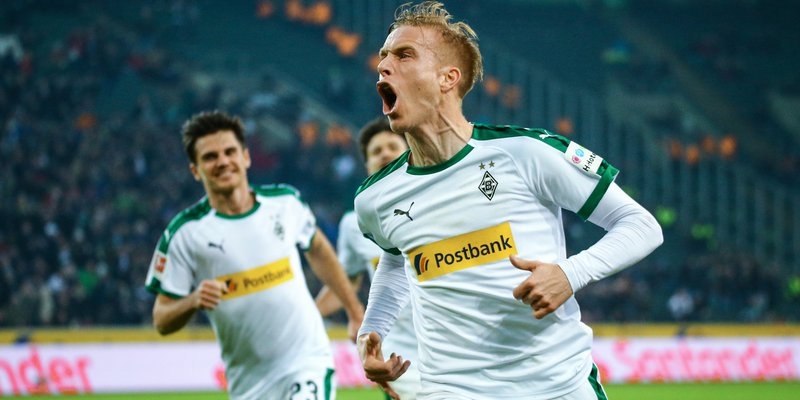 Защитникът Оскар Венд продължи договора си с Борусия Мьонхенгладбах и