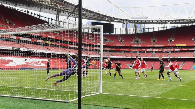 Младият нападател Едуард Нкетиа вкара хеттрик за победата на Арсенал
