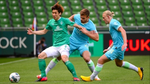 Отборите на Вердер Бремен и Волфсбург играят при резултат 0 0
