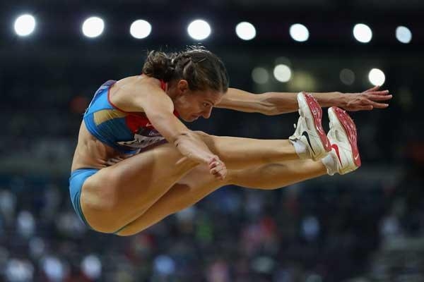 Олимпийската сребърна медалистка от Лондон 2012 в скока на дължина