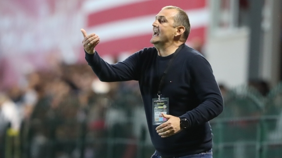 Наставникът на Славия Златормир Загорчич беше в настроение след успеха