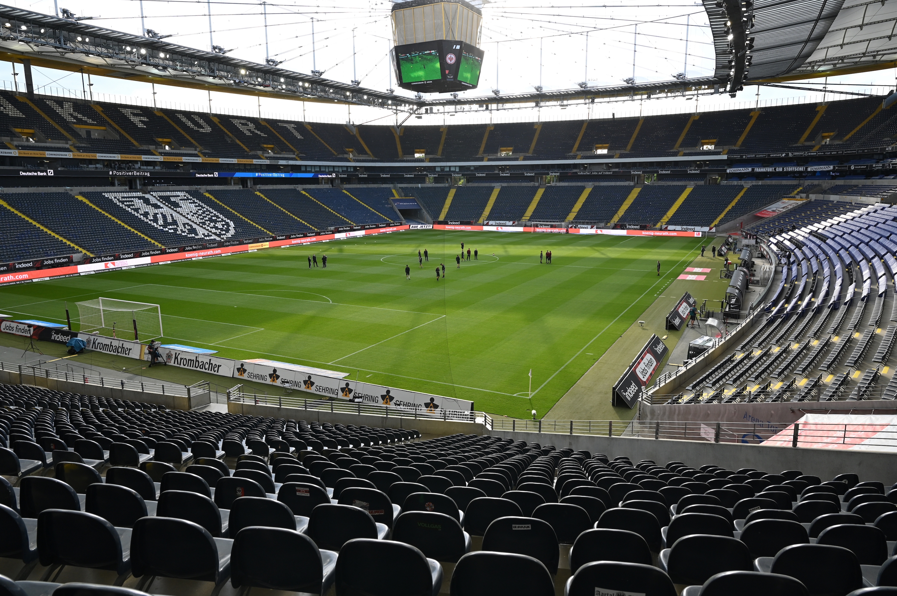 Турнирът Лига Европа който закъсня безкрайно много в графика ще