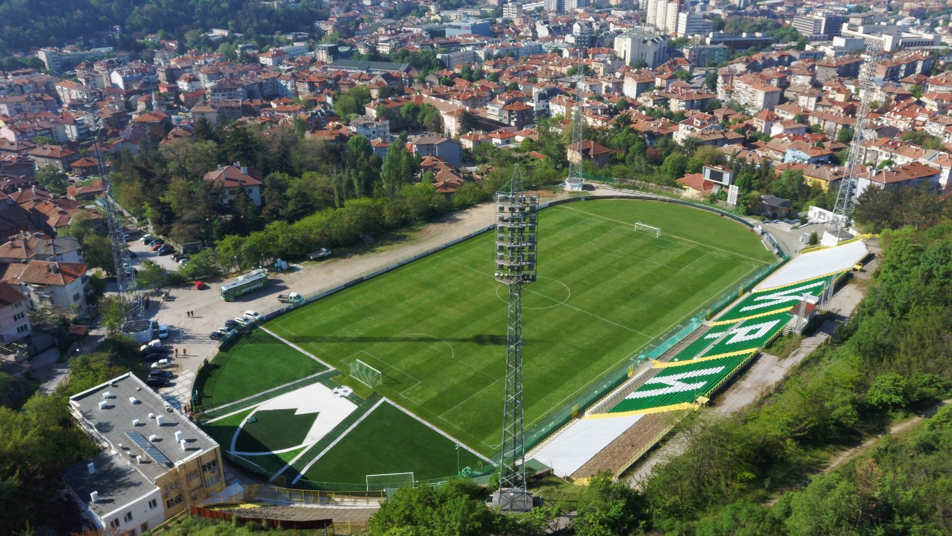 Ръководството на Пирин Благоевград продължава с амбициозния си план да