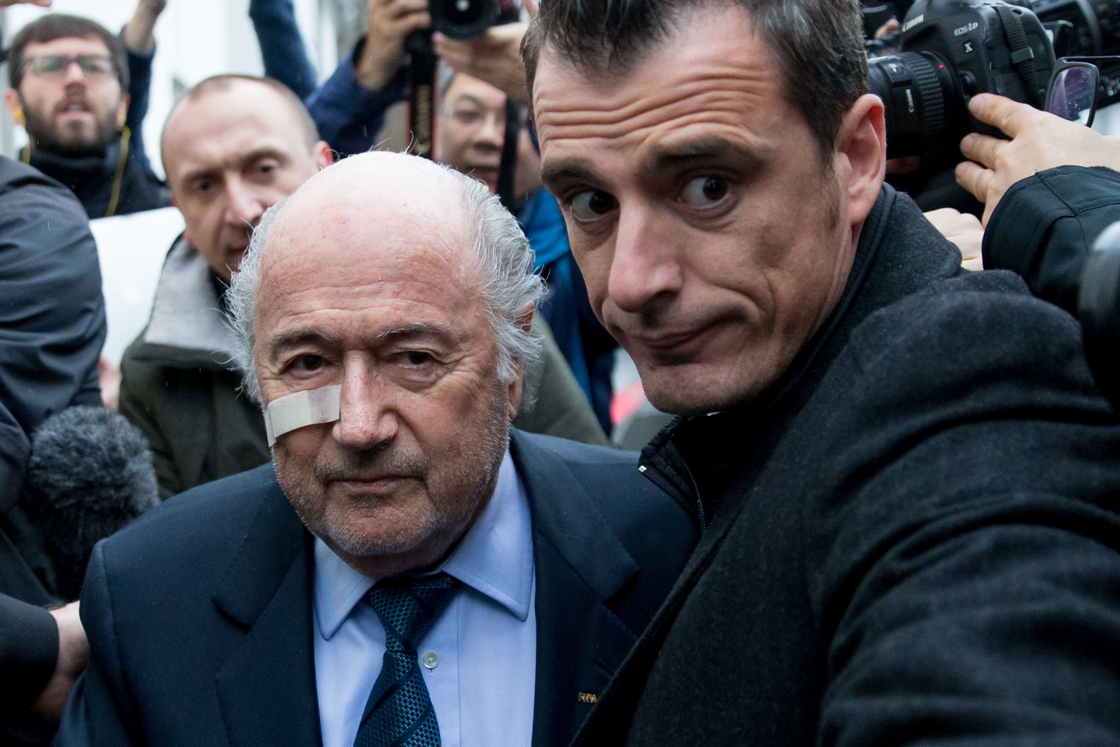 Швейцарската прокуратура започна ново разследване срещу бившия президент на ФИФА