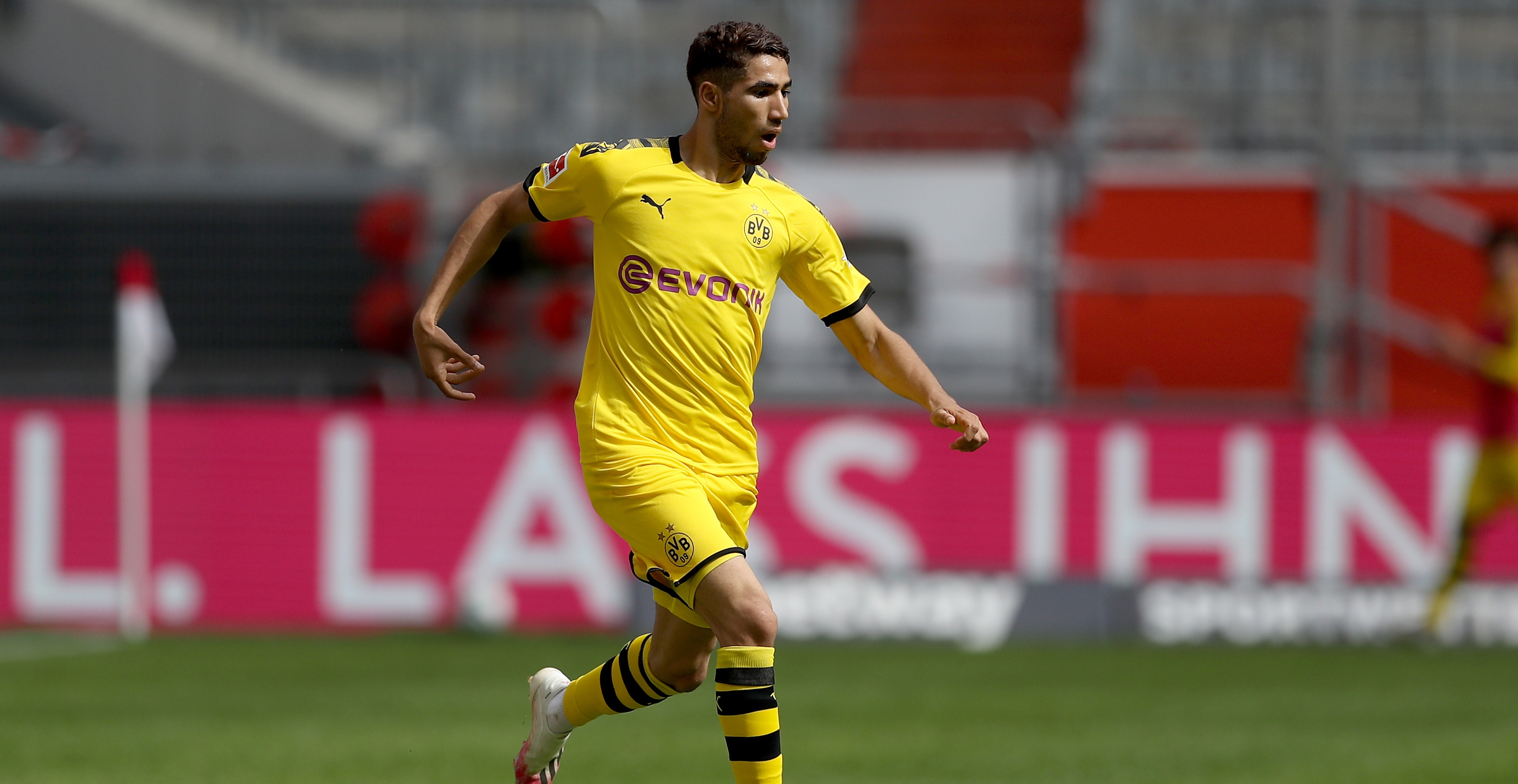 Защитникът Ашраф Хакими е получил оферти от Байерн Мюнхен Интер