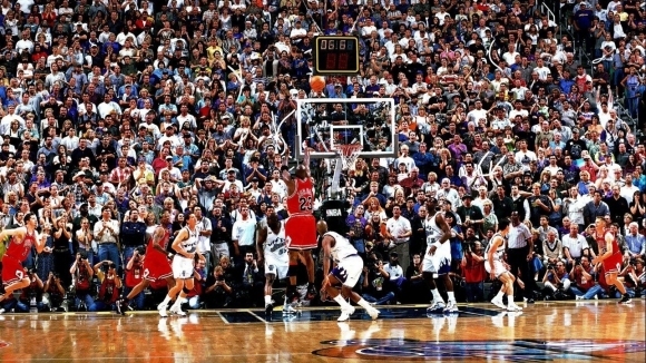 На 14 юни 1998 а всичко приключва като във филм за