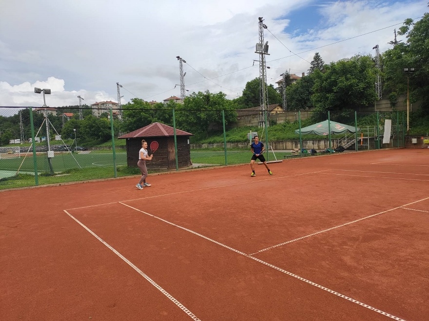 Българска федерация по тенис продължава провеждането регионални подготвителни лагери Те