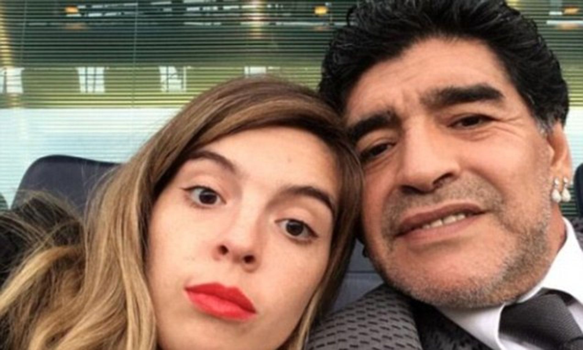 Дъщерята на Диего Марадона Далма избухна публично срещу антуража