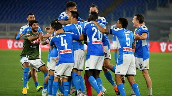 Футболистите и феновете на Наполи емоционално отпразнуваха спечелената Купа на