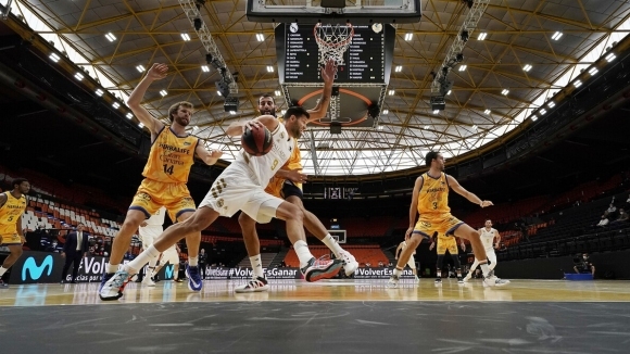 Реал Мадрид не си позволи да сгреши в откриващия си