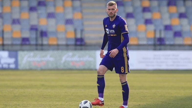 Шампионът на Сърбия Цървена звезда иска да се подсили с