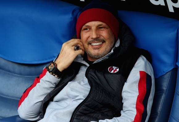 Треньорът на Болоня Синиша Михайлович се закани отборът му да