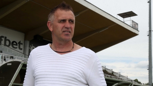 Треньорът на Локомотив Пловдив Бруно Акрапович заяви че очаква тимът