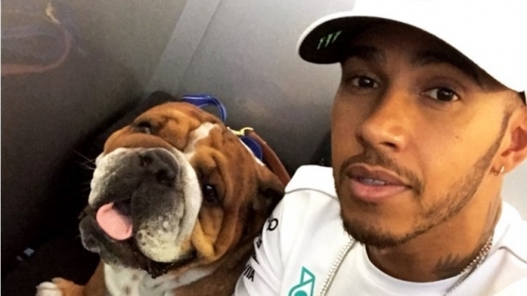 Световният шампион във Формула 1 Люис Хамилтън потъна в скръб