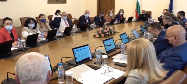 Удължават извънредната епидемична обстановка до 15 юли Това стана ясно в началото на