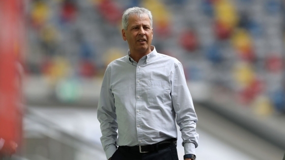 Люсиен Фавър ще остане на поста старши треньор на Борусия