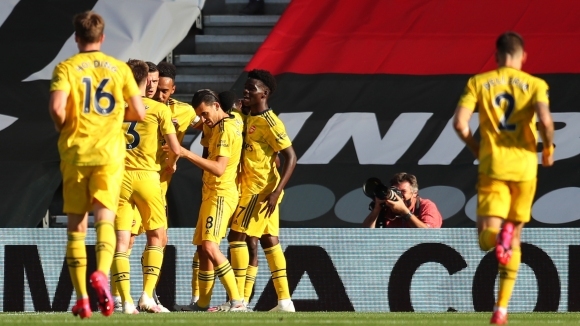 Проблемите на Арсенал продължиха и след подновяването на първенството Тимът