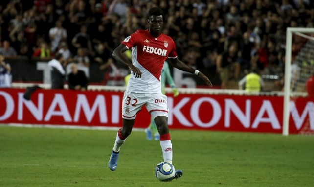 Манчестър Юнайтед се интересува от юношата на Монако Беноа Бадиашил