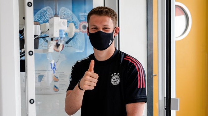 Вратарят Александър Нюбел премина задължителните медицински прегледи и подписа официално