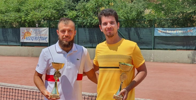 Любен Попов, най-добър играч на Инетрактив тенис за 2019, триумфира
