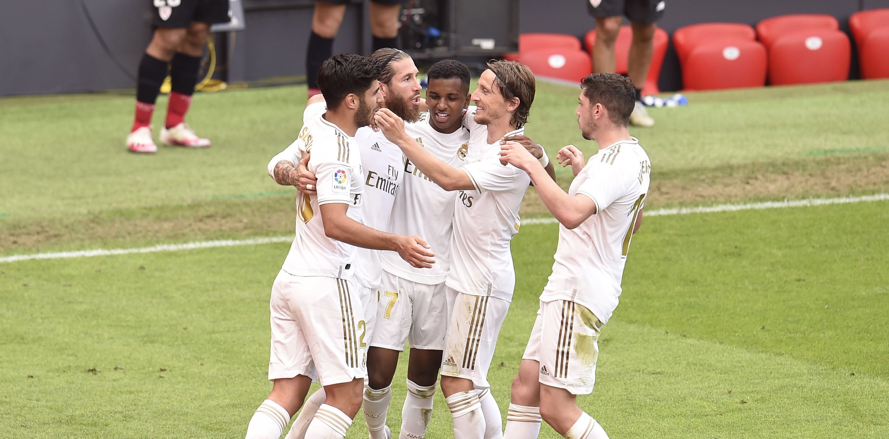 Футболистите на Реал Мадрид ще се откажат от премиите си