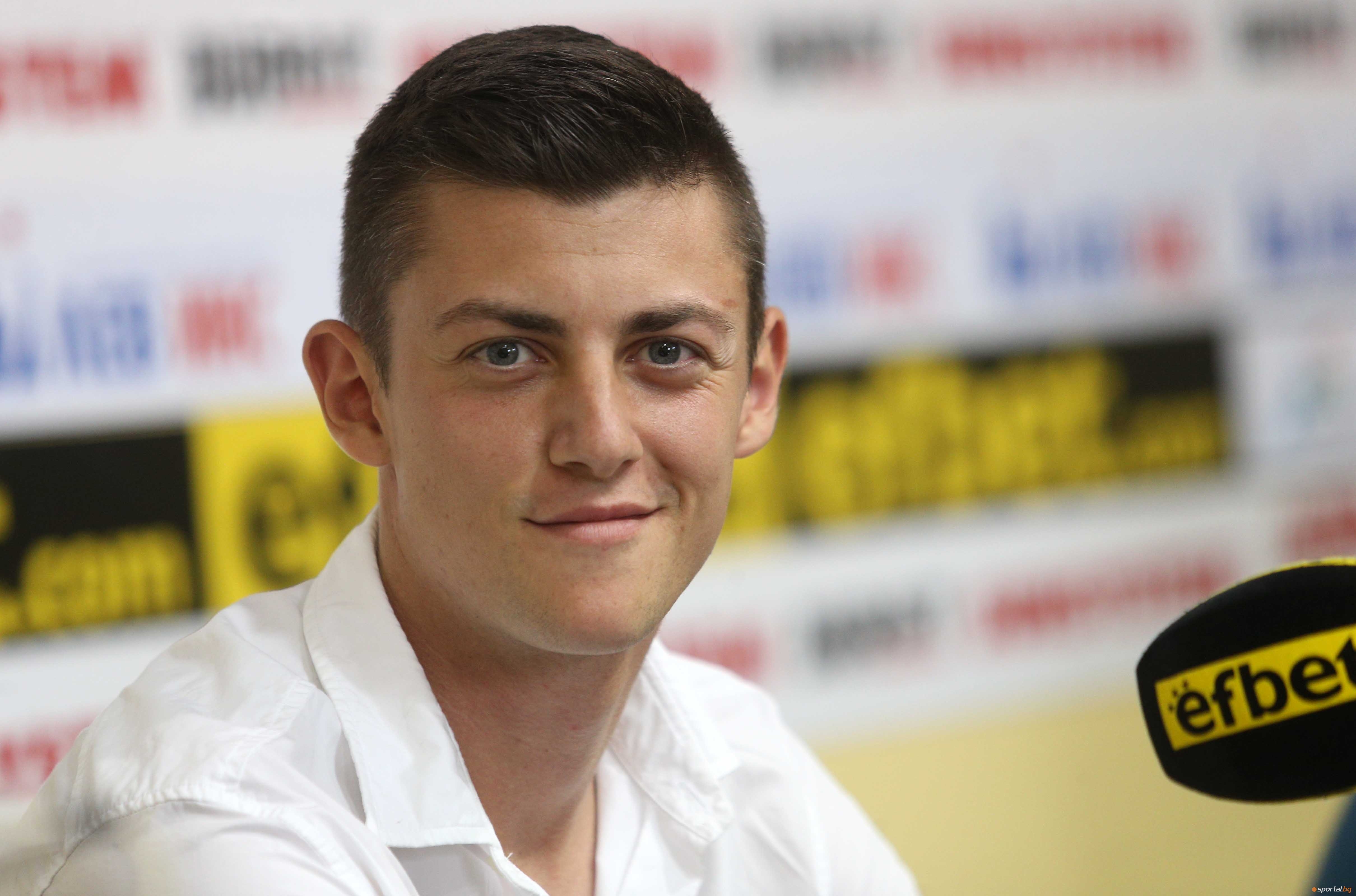 Александър Лазаров победи лесно с 6 1 6 1 представителя на домакините