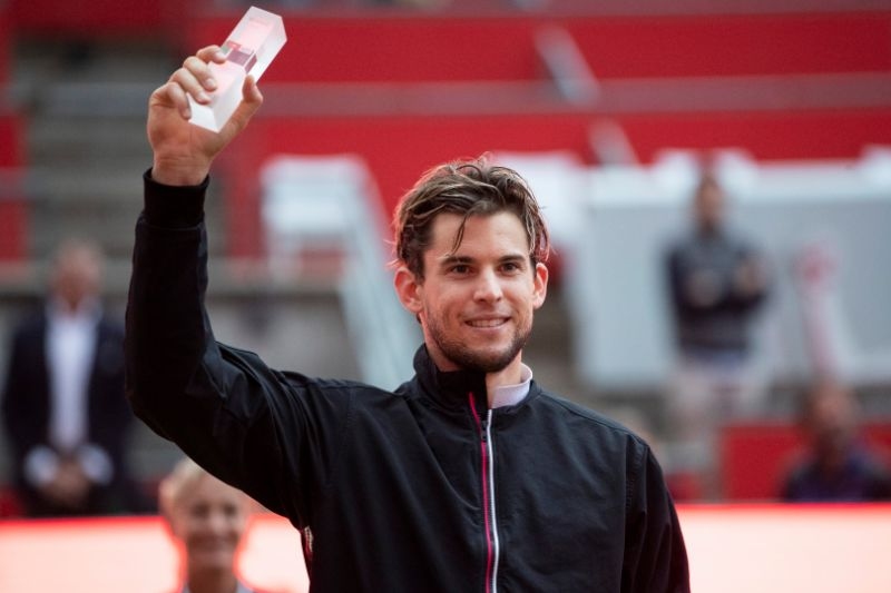 Австриецът Доминик Тийм спечели демонстративния турнир по тенис на трева