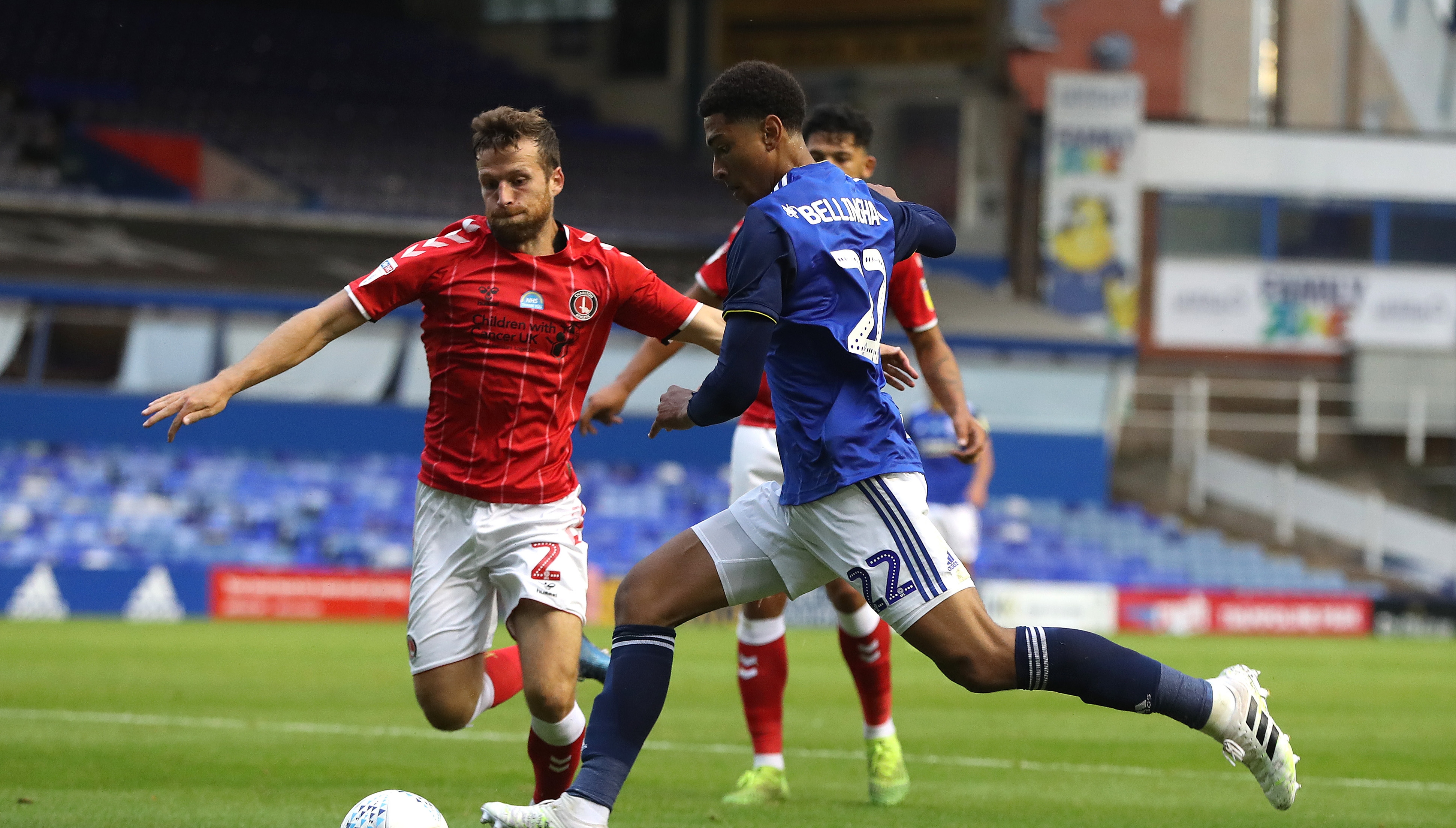 Полузащитникът на Бирмингам Джуд Белингам подписа с Борусия Дортмунд твърди