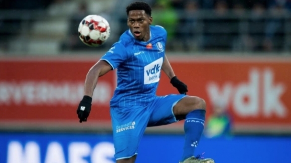 Нападателят Джонатан Давид възнамерява да напусне Гент и да продължи