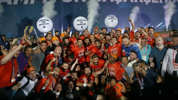 Отборът на Истанбул Башакшехир спечели за първи път в историята