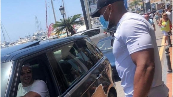 Двамата шампиони в тежка категория Тайсън Фюри и Антъни Джошуа се засякоха в морския