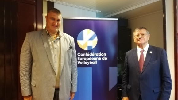 Президентът на БФВ Любо Ганев и Александър Боричич президент на