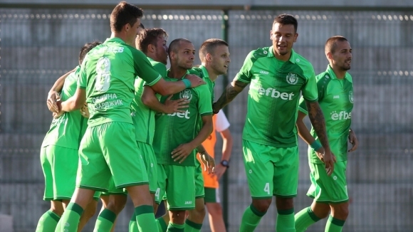 Трима от футболистите на Хебър са дали положителен резултат за