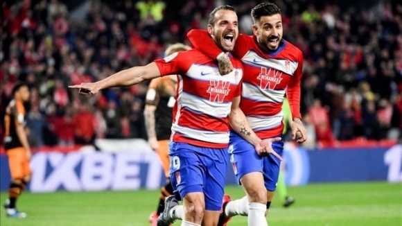 Гранада обяви продължаването на договора с нападателя Роберто Солдадо 35 годишният