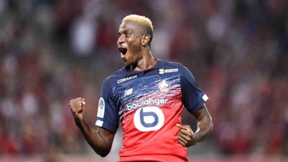 Наполи трябва да финализира трансфера на нигерйския нападател Виктор Осимен