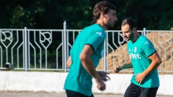 Бившият футболист на Левски Мартин Райнов започна тренировки с новака