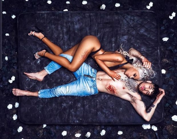 Колко дни след теб събирах си душата вече спрях да