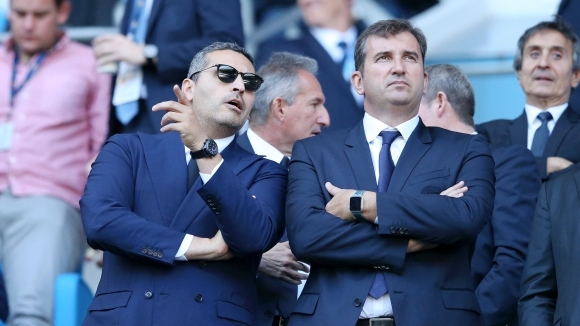 Германското списание Шпигел публикува нови имейли които показват как Манчестър