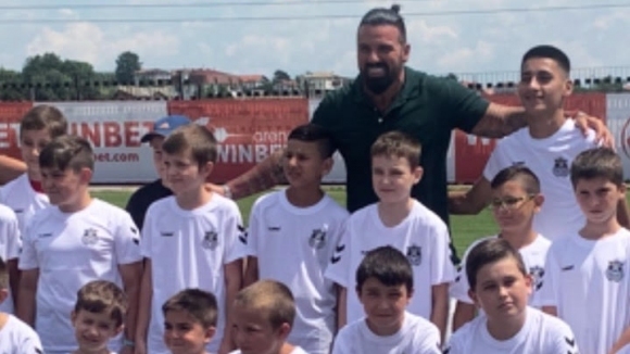 Бившият национал Благои Георгиев официално откри днес своята футболна школа