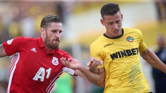 Ботев Пловдив се раздели с четирима футболисти Новината е официална