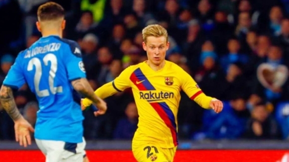 Полузащитникът на Барселона Френки де Йонг ще бъде в стартовия