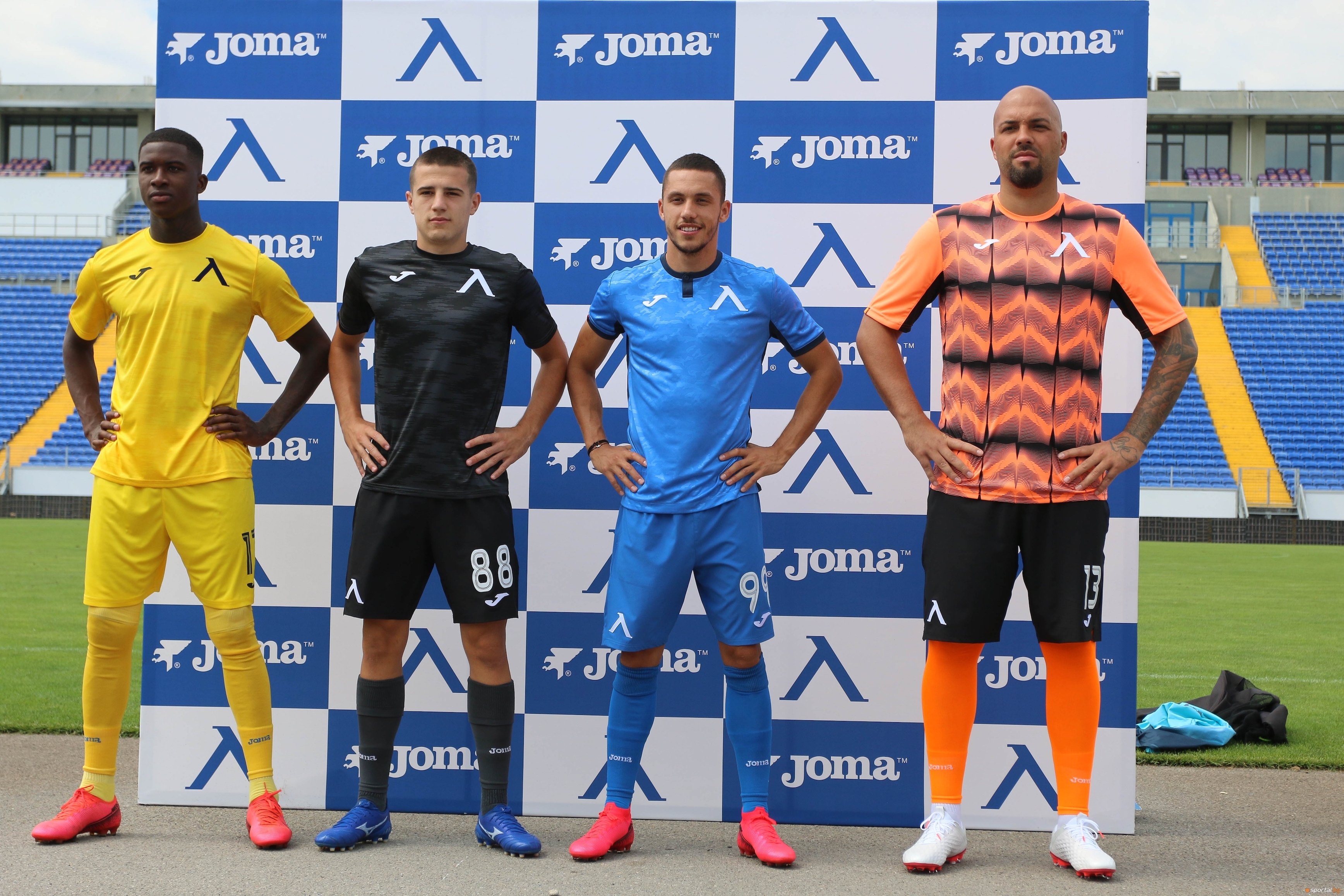 Изпълнителният директор на Левски Павел Колев анонсира че новата екипировка